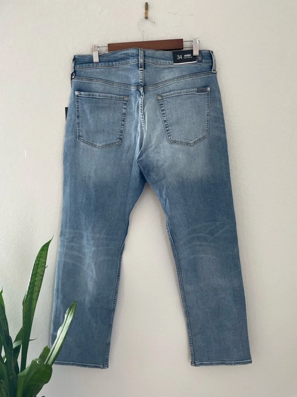 7FAM 7 for all mankind Austyn Straight Denim Jeans 34x32 Distressed new
